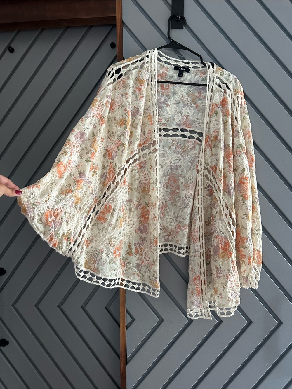 torrid Floral Lace-Trim Kimono in Cream and Peach